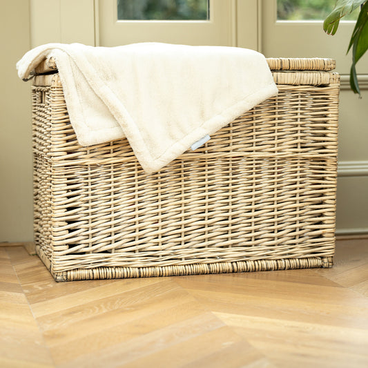 Cat & Kitten Blanket in Calming Anti-Anxiety Cream Faux Fur by Lords & Labradors